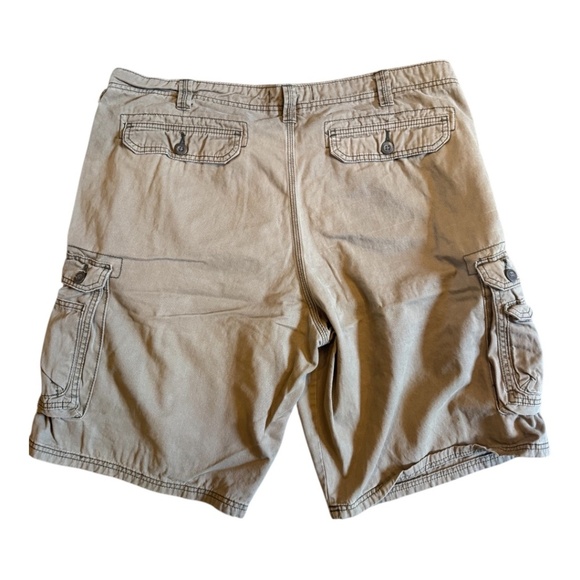 Size 42 Men's Loose Fit Cargo Shorts - Picture 2 of 6